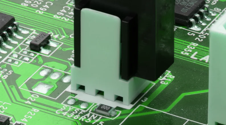 how to plug 3 pin fans into 4 pin headers safely